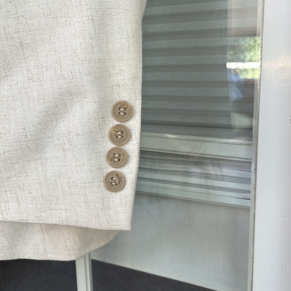 Mens Cream Colored Suit Jacket. Size 46R - Picture 3 of 6